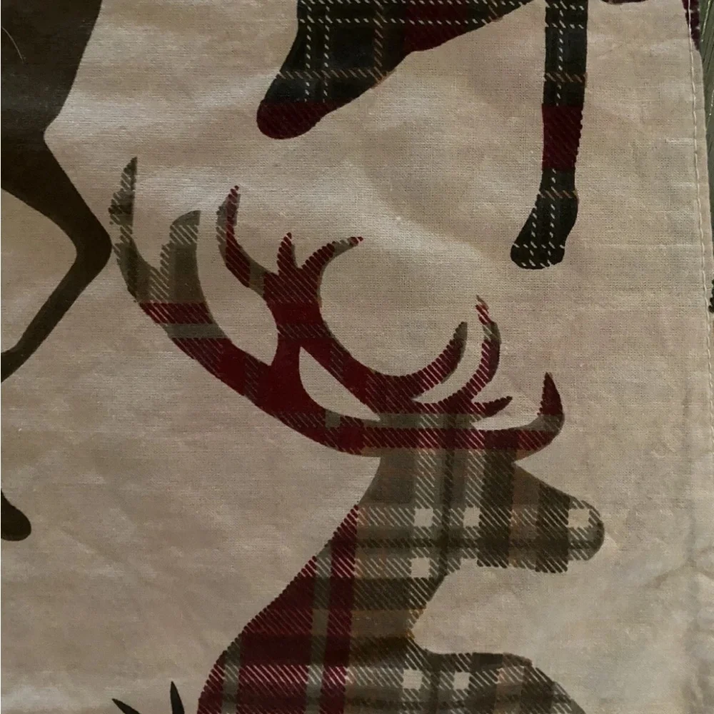 4 Christmas Reindeer Cloth Dinner Napkins Brown Multicolor 19x19‎ Excellent Cond